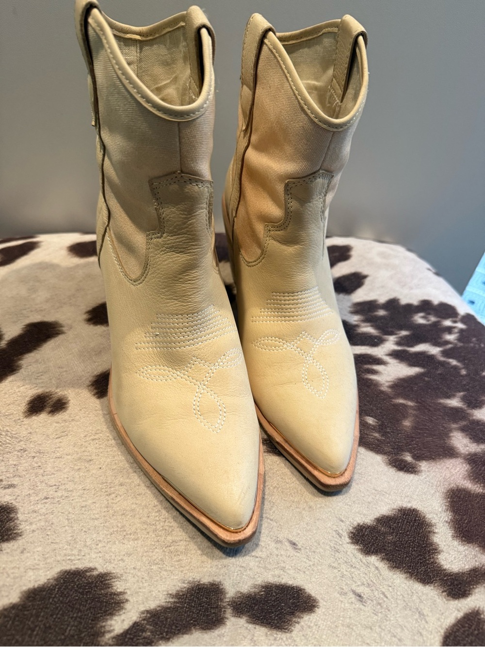 Dolce Vita Cream Pointed-Toe Western Boots